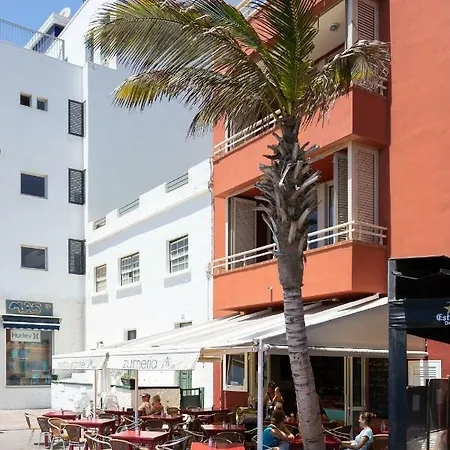 Amazing Beachfront Casa Corina I Апартаменты *